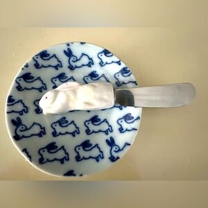NEW MIYA Blue Rabbit 4" Sauce Dip Dish Bunny Pattern Plate with Spread Knife HTF